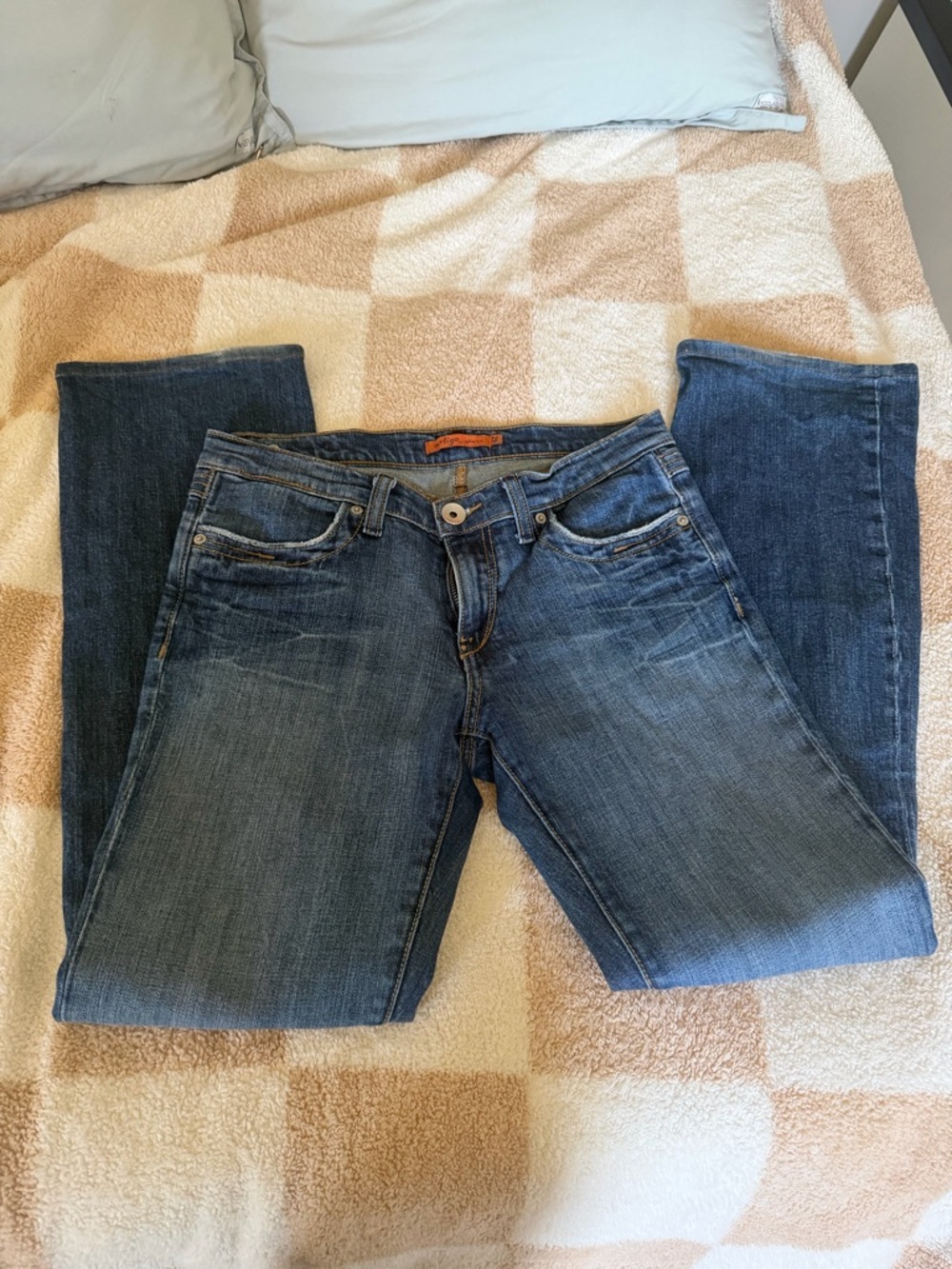 Vertigo Paris Straight-Leg Mid Wash Jeans - Blue